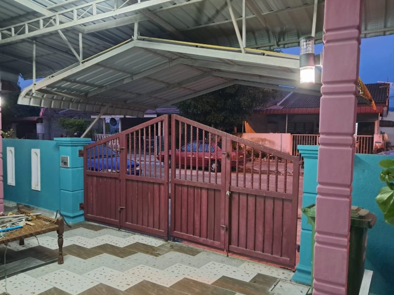 Single Storey Corner Lot House For Sale