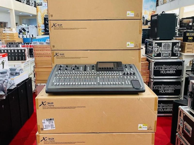 Behringer X32, Midas M32 LIVE, Yamaha MGX, Soundcraft Ui24R, PreSonus StudioLive 32SC,